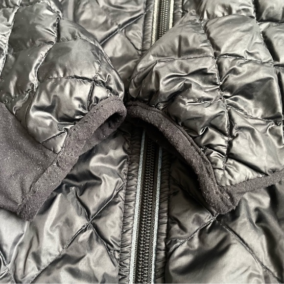 Lululemon Black and Grey Reversible light Puffer Quilted Activewear Jacket - Picture 9 of 14